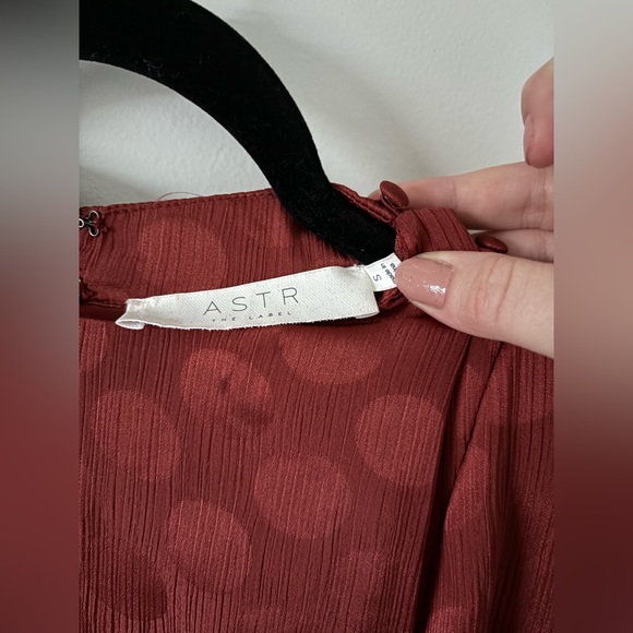 ASTR the label dress long sleeve rust red polka dot - Picture 2 of 8